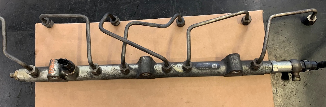 PRESSURE PIPE COMMON RAIL MAN TGA - Двигатель и запчасти для Грузовиков: фото 1 PRESSURE PIPE COMMON RAIL MAN TGA - Двигатель и запчасти для Грузовиков: фото 1