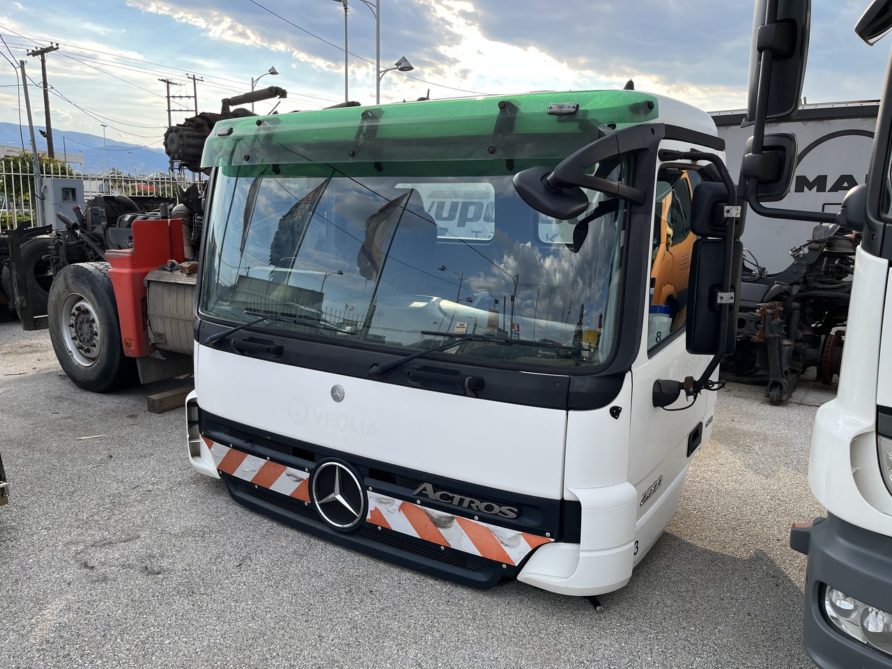 SHORT CAB ACTROS MP2 RHD - Кабина и интерьер для Грузовиков: фото 2 SHORT CAB ACTROS MP2 RHD - Кабина и интерьер для Грузовиков: фото 2