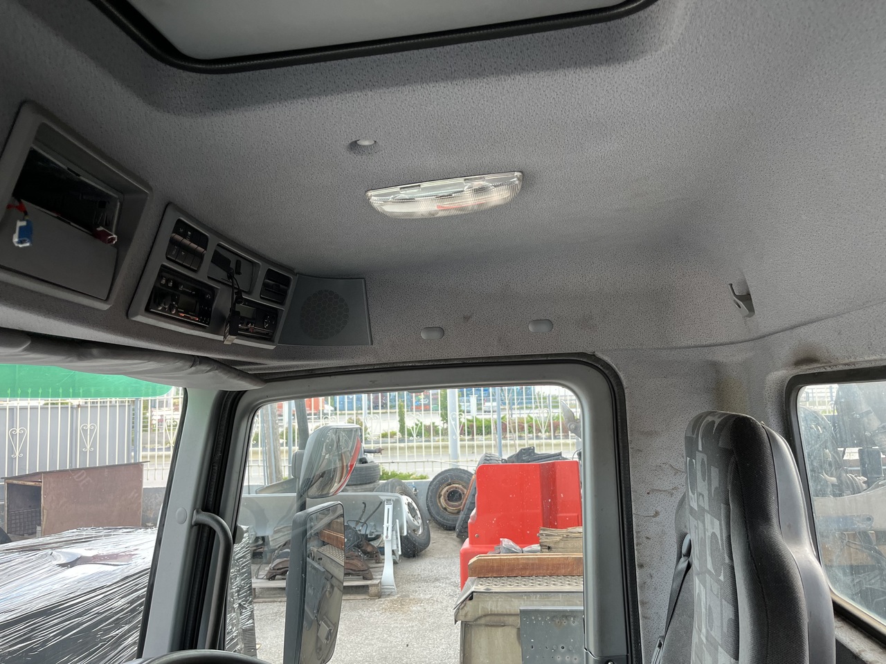 Кабина и интерьер для Грузовиков SHORT CAB ACTROS MP2 RHD: фото 13