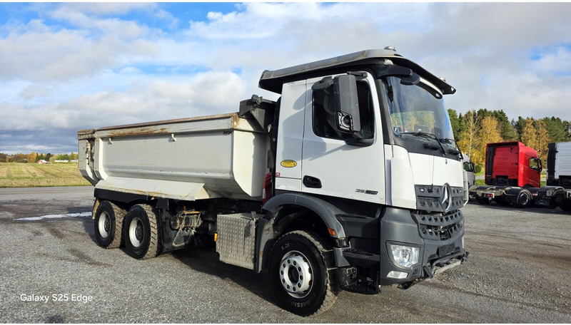 Mercedes-Benz 3558 6x4 2022 ONLY 113 tkm - Самосвал: фото 1 Mercedes-Benz 3558 6x4 2022 ONLY 113 tkm - Самосвал: фото 1