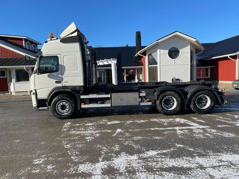 Volvo FM460 Globe 6x4 - Крюковой мультилифт: фото 4 Volvo FM460 Globe 6x4 - Крюковой мультилифт: фото 4