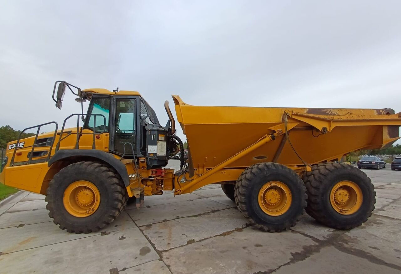 Bell B30E - Сочленённый самосвал: фото 3 Bell B30E - Сочленённый самосвал: фото 3