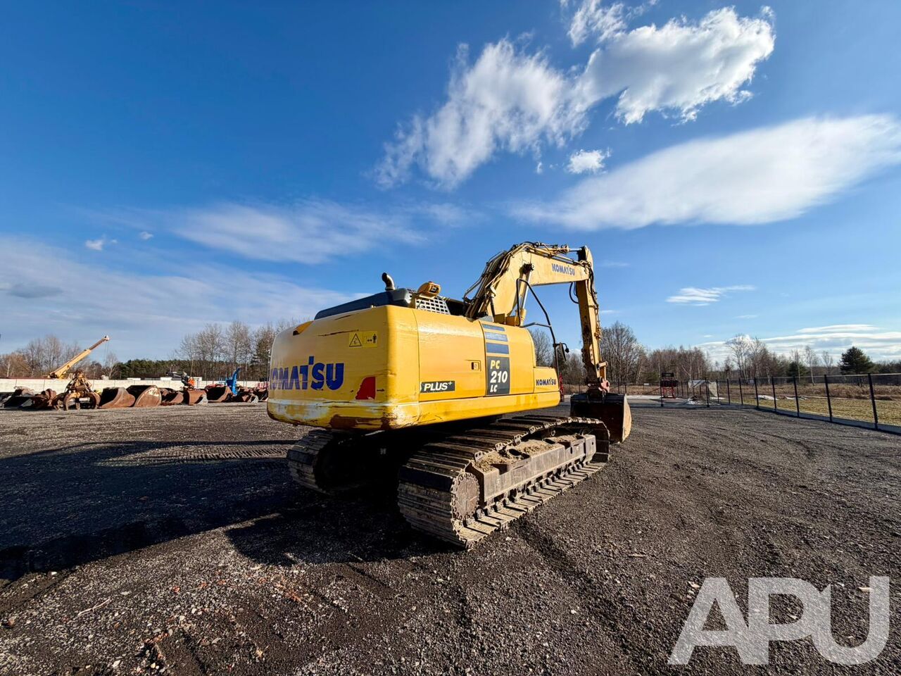 KOMATSU PC210LC-10 - Гусеничный экскаватор: фото 5 KOMATSU PC210LC-10 - Гусеничный экскаватор: фото 5