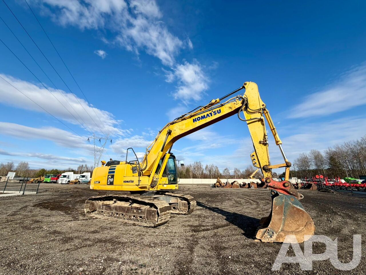 KOMATSU PC210LC-10 - Гусеничный экскаватор: фото 3 KOMATSU PC210LC-10 - Гусеничный экскаватор: фото 3