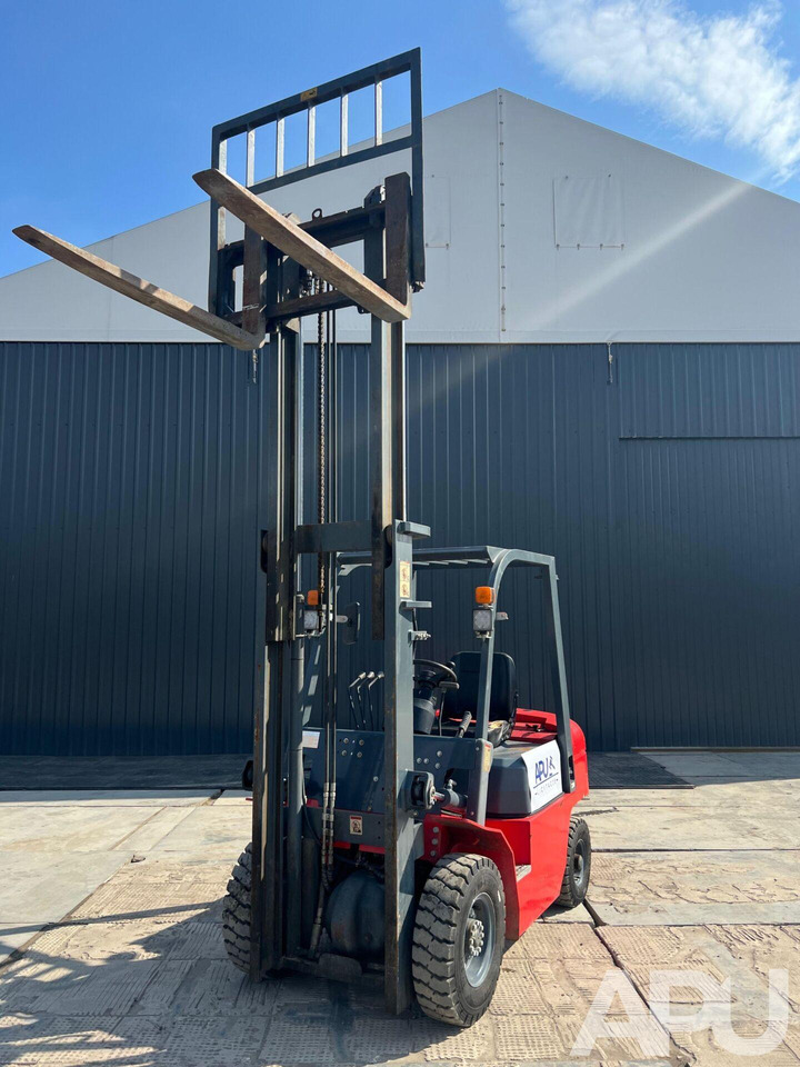 Plus Power VTDD-25 - Вилочный погрузчик: фото 4 Plus Power VTDD-25 - Вилочный погрузчик: фото 4