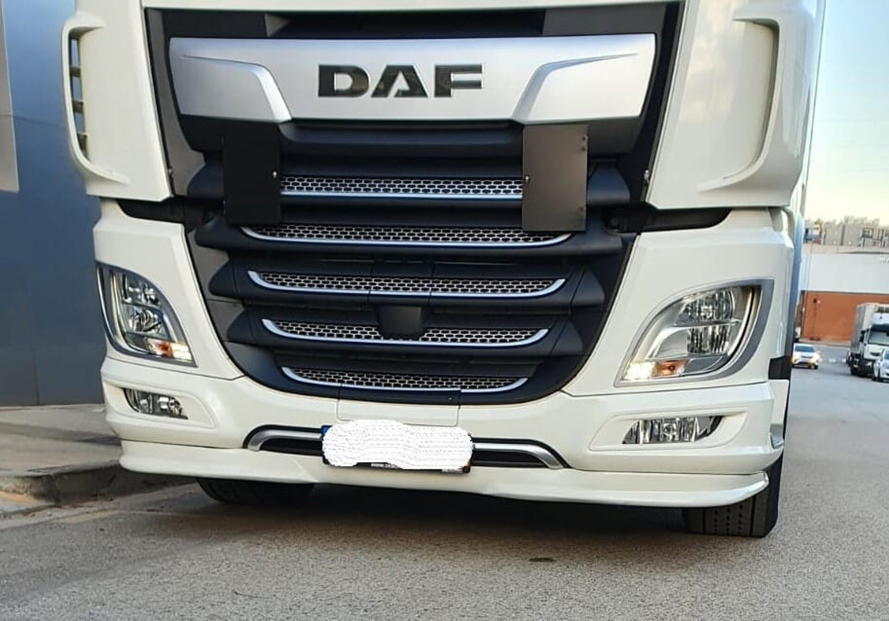 DAF XF 106 ONDER BUMPER SPOILER KLEUR H3279 000049b - Бампер для Грузовиков: фото 1 DAF XF 106 ONDER BUMPER SPOILER KLEUR H3279 000049b - Бампер для Грузовиков: фото 1