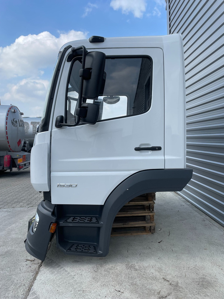 MB ATEGO CABINE EURO 6 TUNEL VOOR 6 CYL.MOTOR INCL. SEAT 000074A - Кабина для Грузовиков: фото 5 MB ATEGO CABINE EURO 6 TUNEL VOOR 6 CYL.MOTOR INCL. SEAT 000074A - Кабина для Грузовиков: фото 5