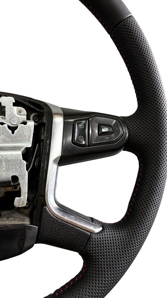 SCANIA NGS L, P, G, R, S, STUURWIEL MET KNOPPEN, ROND/MET RODE STIKKING, GEREVISEERD + STATEGELD 2084475REC3 - Рулевое колесо для Грузовиков: фото 4 SCANIA NGS L, P, G, R, S, STUURWIEL MET KNOPPEN, ROND/MET RODE STIKKING, GEREVISEERD + STATEGELD 2084475REC3 - Рулевое колесо для Грузовиков: фото 4