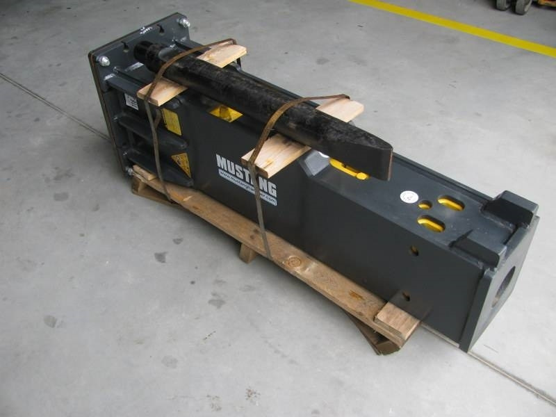 Mustang HM1302 NOVO teža 800kg  - Гидромолот для Строительной техники: фото 2 Mustang HM1302 NOVO teža 800kg  - Гидромолот для Строительной техники: фото 2