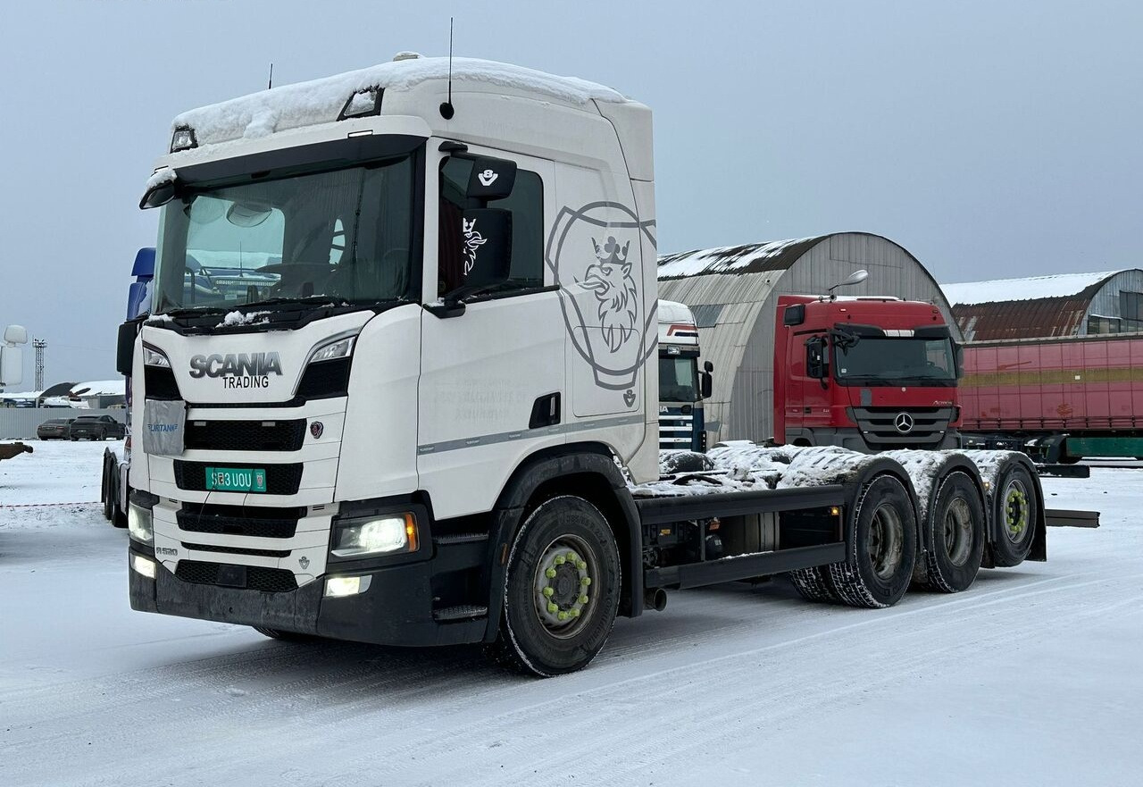 Scania R520 8x4 ADR - Грузовик-шасси: фото 1 Scania R520 8x4 ADR - Грузовик-шасси: фото 1