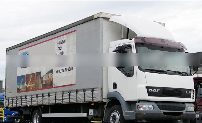 DAF LF 45.220 P+P + Tail lift - Тентованный грузовик: фото 2 DAF LF 45.220 P+P + Tail lift - Тентованный грузовик: фото 2