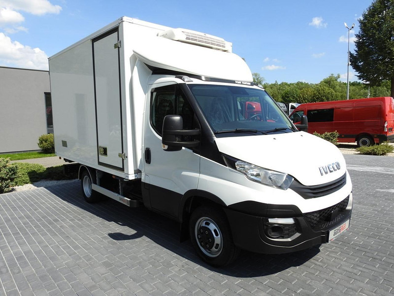 Iveco DAILY 50C15 CHŁODNIA KONTENER -5*C ZASILANIE 230V KLIMATYZACJA B - Рефрижератор: фото 4 Iveco DAILY 50C15 CHŁODNIA KONTENER -5*C ZASILANIE 230V KLIMATYZACJA B - Рефрижератор: фото 4