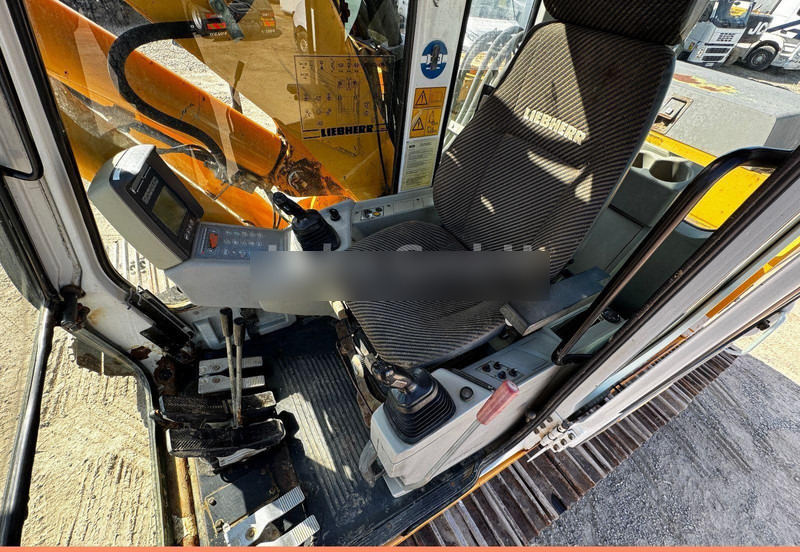 Гусеничный экскаватор Liebherr R 904 HDSL: фото 17