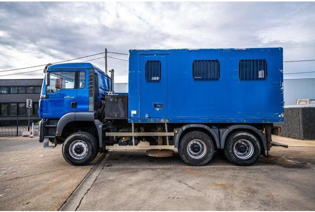MAN TGA 33.360 / FDAK- 6x6 + LABO - Грузовик с закрытым кузовом: фото 3 MAN TGA 33.360 / FDAK- 6x6 + LABO - Грузовик с закрытым кузовом: фото 3