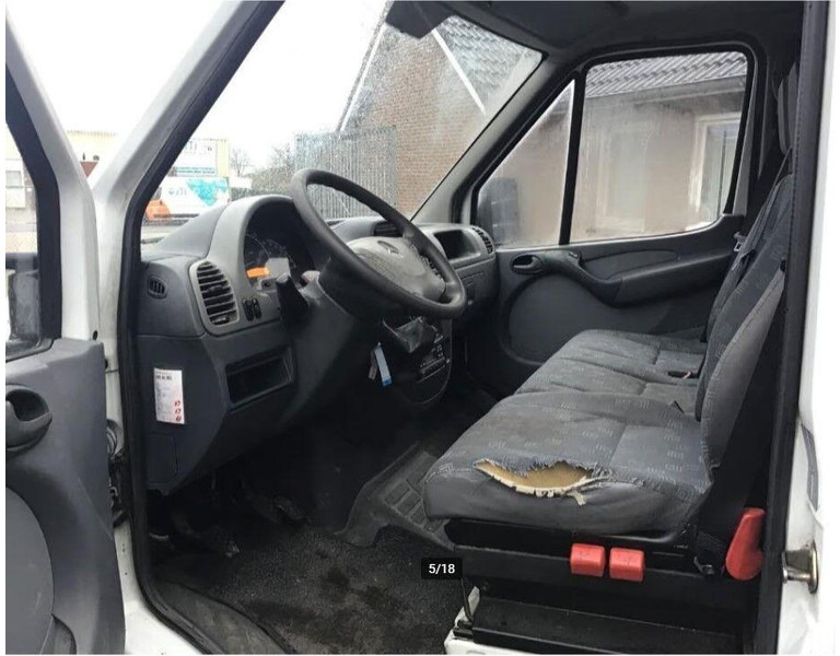 Малотоннажный седельный тягач Mercedes-Benz 413 CDI BE Mini Trekker + Workshop Trailer: фото 14 Малотоннажный седельный тягач Mercedes-Benz 413 CDI BE Mini Trekker + Workshop Trailer: фото 14