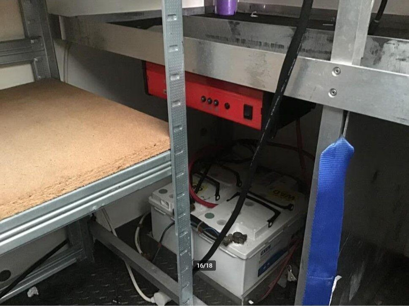 Малотоннажный седельный тягач Mercedes-Benz 413 CDI BE Mini Trekker + Workshop Trailer: фото 10 Малотоннажный седельный тягач Mercedes-Benz 413 CDI BE Mini Trekker + Workshop Trailer: фото 10