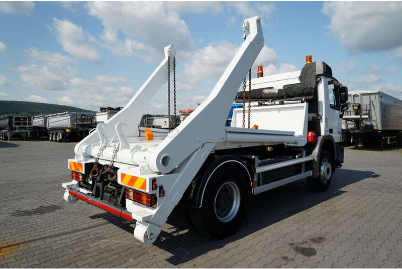 Mercedes-Benz ACTROS 1836 / 4X2 / BRAMOWIEC / PALFINGER M12T / EURO 6 / SPROW - Портальный бункеровоз: фото 4 Mercedes-Benz ACTROS 1836 / 4X2 / BRAMOWIEC / PALFINGER M12T / EURO 6 / SPROW - Портальный бункеровоз: фото 4