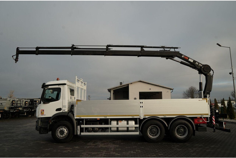 Mercedes-Benz AROCS 2640 / 6x4 / SKRZYNIOWY - 6,5 M / HDS HIAB 144 / wysów: 12 - Грузовик бортовой/ Платформа, Автоманипулятор: фото 2 Mercedes-Benz AROCS 2640 / 6x4 / SKRZYNIOWY - 6,5 M / HDS HIAB 144 / wysów: 12 - Грузовик бортовой/ Платформа, Автоманипулятор: фото 2