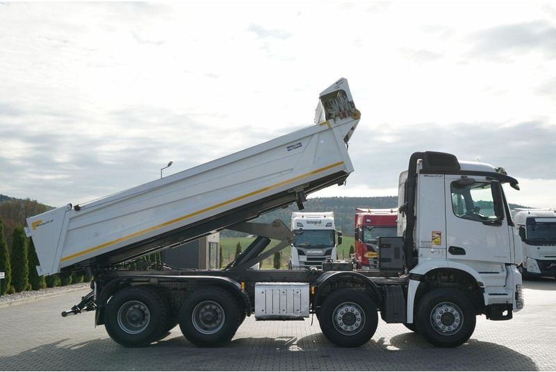 Mercedes-Benz AROCS 3243 / 8x4 / WYWROTKA DWUSTRONNA / HYDROBURTA / BORDMATIC - Самосвал: фото 5 Mercedes-Benz AROCS 3243 / 8x4 / WYWROTKA DWUSTRONNA / HYDROBURTA / BORDMATIC - Самосвал: фото 5