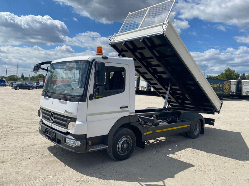 Mercedes-Benz Atego 818 - 3 sided tipper - Самосвал: фото 1 Mercedes-Benz Atego 818 - 3 sided tipper - Самосвал: фото 1