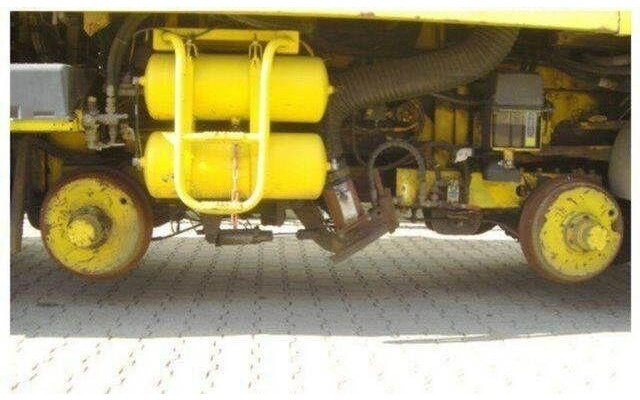Mercedes-Benz SK 1820 4x2 Schienenreinigungs Kehrmaschine RAIL - Подметально-уборочная машина: фото 2 Mercedes-Benz SK 1820 4x2 Schienenreinigungs Kehrmaschine RAIL - Подметально-уборочная машина: фото 2