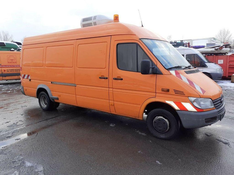 Mercedes-Benz Sprinter 413 - Ассенизатор: фото 3 Mercedes-Benz Sprinter 413 - Ассенизатор: фото 3