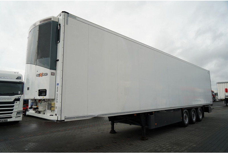 Schmitz Cargobull CHŁODNIA / THERMO KING SLX 300 / HAKÓWKA / HAKOWA / OŚ PODNOSZON - Полуприцеп-рефрижератор: фото 3 Schmitz Cargobull CHŁODNIA / THERMO KING SLX 300 / HAKÓWKA / HAKOWA / OŚ PODNOSZON - Полуприцеп-рефрижератор: фото 3