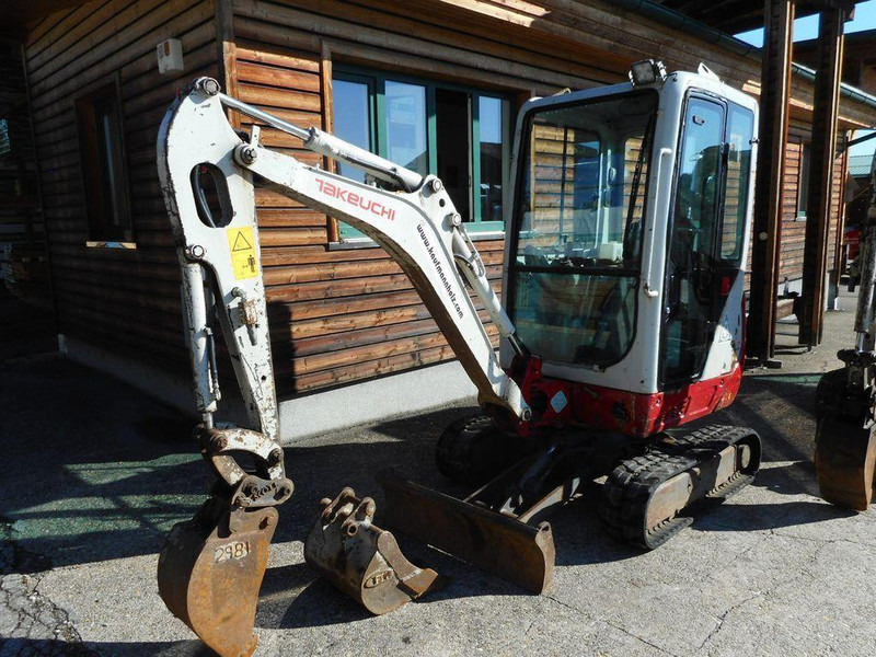 Takeuchi TB 216 Mini lánctalpas forgó-kotró - Гусеничный экскаватор: фото 5 Takeuchi TB 216 Mini lánctalpas forgó-kotró - Гусеничный экскаватор: фото 5