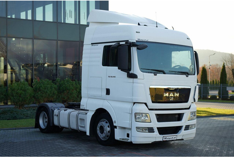 MAN TGX 18.440 / XLX / MEGA / MANUAL / LOW DECK - Тягач: фото 2 MAN TGX 18.440 / XLX / MEGA / MANUAL / LOW DECK - Тягач: фото 2