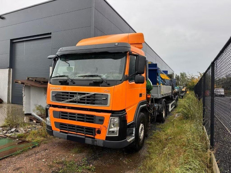 Volvo FM - trailer equipped with a container system + crane - Тягач: фото 1 Volvo FM - trailer equipped with a container system + crane - Тягач: фото 1