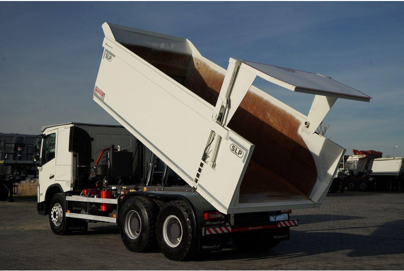 Volvo FMX 550 / 6x4 / WYWROTKA / WOZIDŁO / HARDOX / HYDRAULICZNA KLAPA - Самосвал: фото 3 Volvo FMX 550 / 6x4 / WYWROTKA / WOZIDŁO / HARDOX / HYDRAULICZNA KLAPA - Самосвал: фото 3