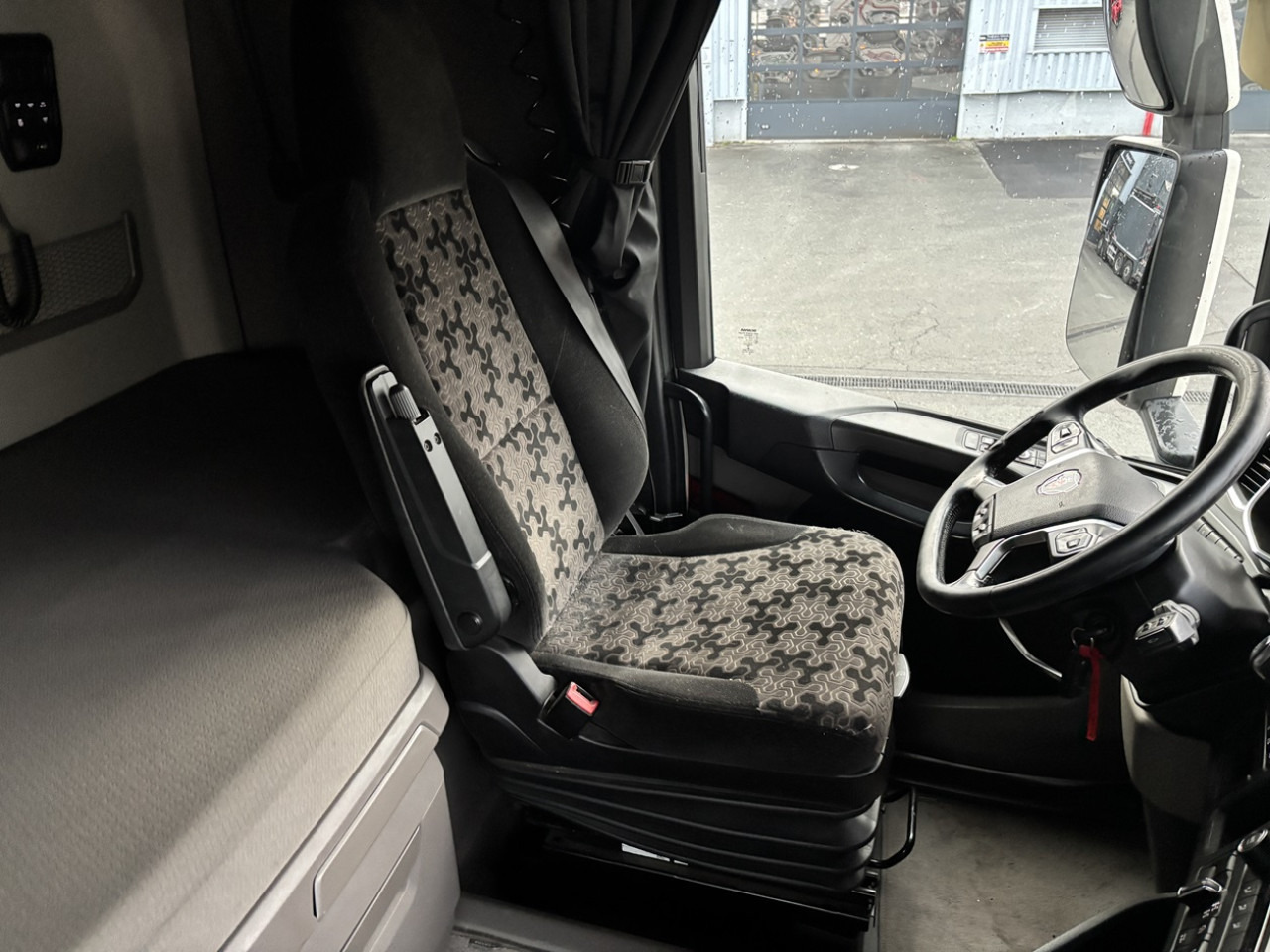 SCANIA R 500 A6x4NB - Тягач: фото 2 SCANIA R 500 A6x4NB - Тягач: фото 2