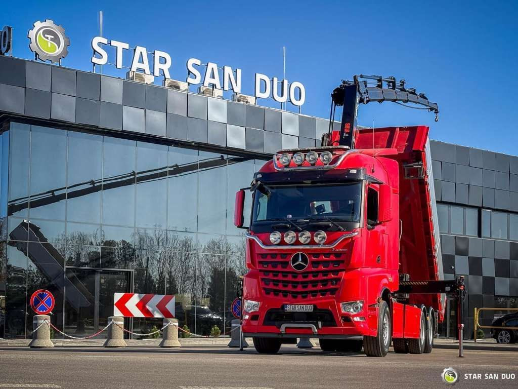 Mercedes-Benz AROCS 3358L 6x4 HIAB 192X-HIPRO E-6 Crane Kippe - Самосвал: фото 4 Mercedes-Benz AROCS 3358L 6x4 HIAB 192X-HIPRO E-6 Crane Kippe - Самосвал: фото 4