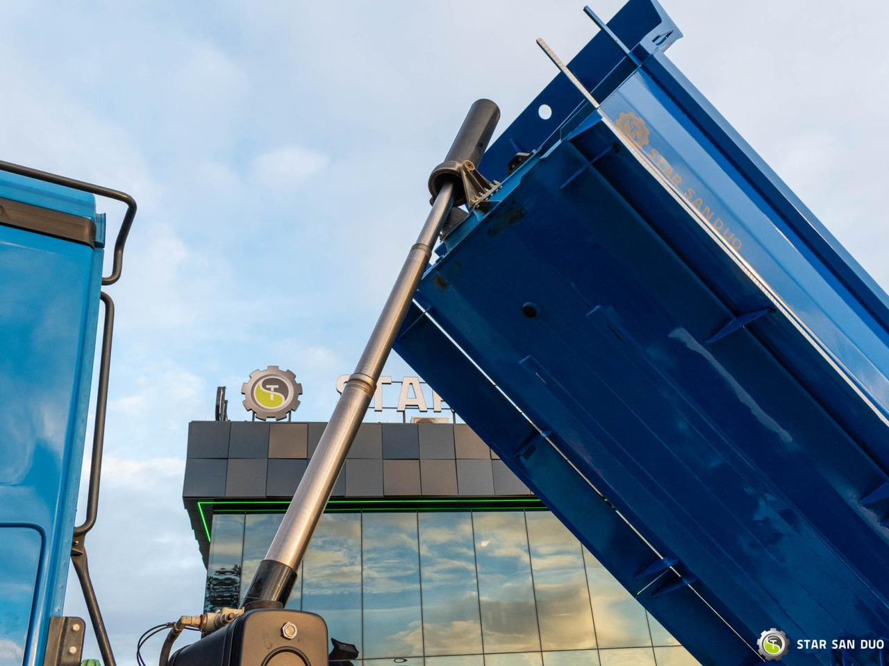 - Самосвал: фото 5 - Самосвал: фото 5