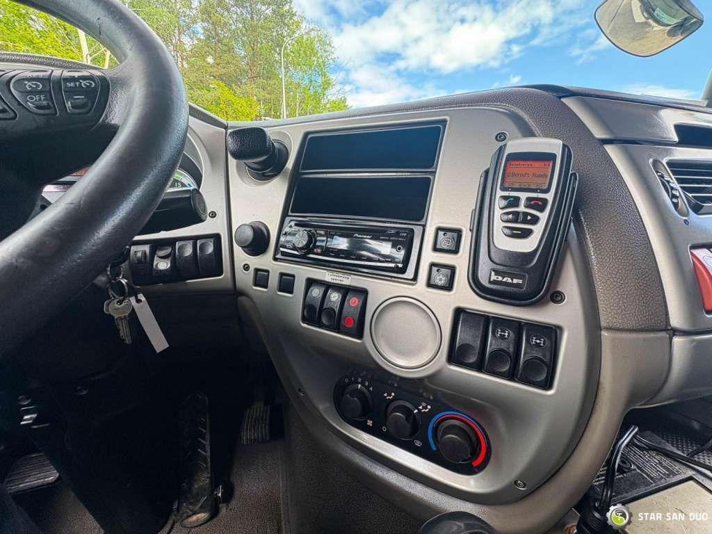 Тягач DAF  XF 105.510 8x4 FASSI F800 XP Crane Fifth wheel: фото 27