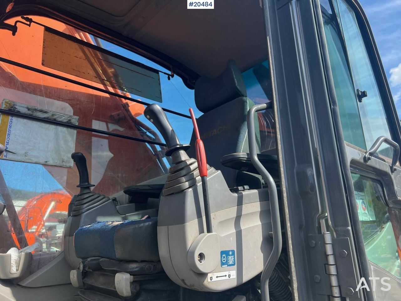 Экскаватор Hitachi ZX350LC-3: фото 12