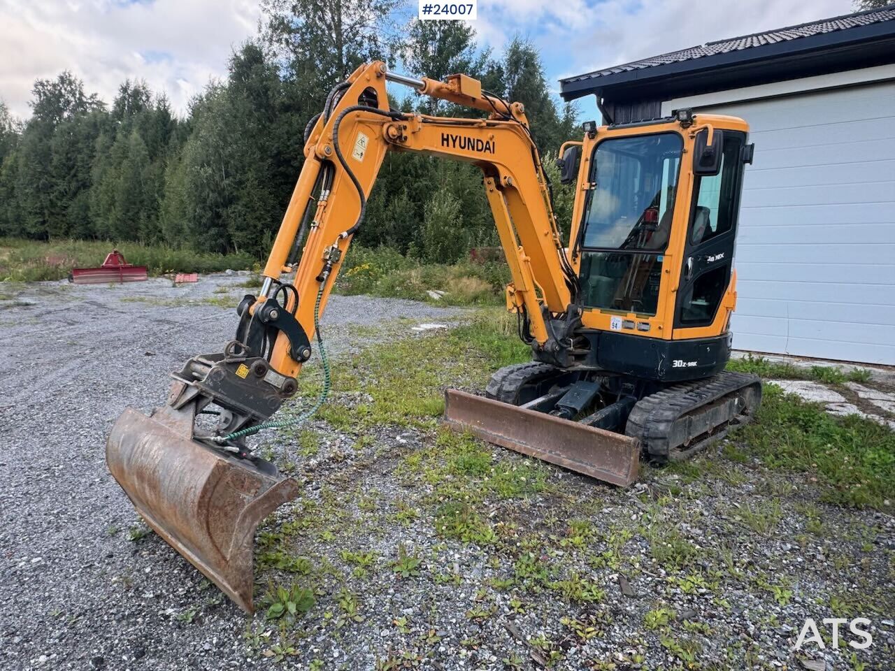 Hyundai Robex R30Z-9AK Minigraver - Мини-экскаватор: фото 1 Hyundai Robex R30Z-9AK Minigraver - Мини-экскаватор: фото 1
