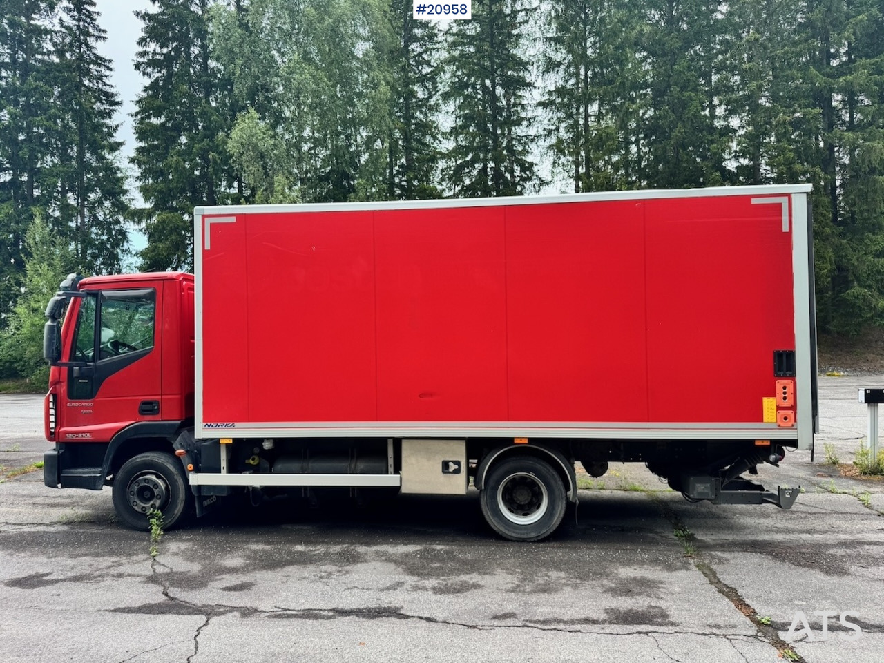 Iveco EuroCargo 120-210L - Грузовик с закрытым кузовом: фото 3 Iveco EuroCargo 120-210L - Грузовик с закрытым кузовом: фото 3
