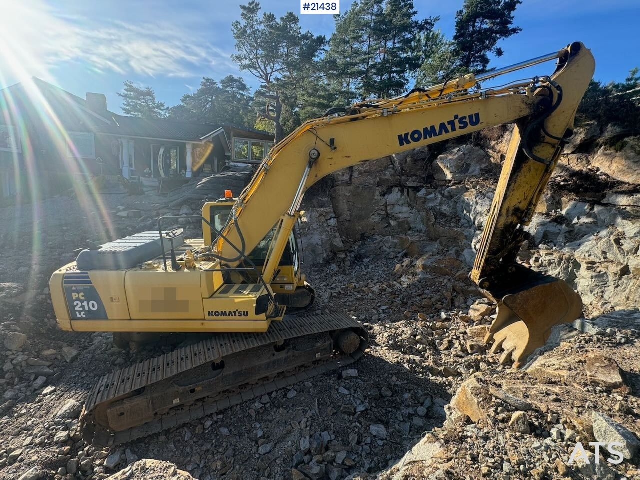 Komatsu PC210LC-8 - Гусеничный экскаватор: фото 3 Komatsu PC210LC-8 - Гусеничный экскаватор: фото 3