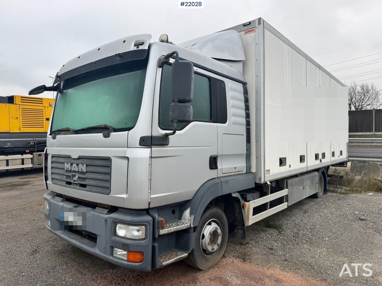 MAN 2008 MAN TGL 12.210 4x2 Skapbil m/ full sideåpning - Грузовик с закрытым кузовом: фото 1 MAN 2008 MAN TGL 12.210 4x2 Skapbil m/ full sideåpning - Грузовик с закрытым кузовом: фото 1