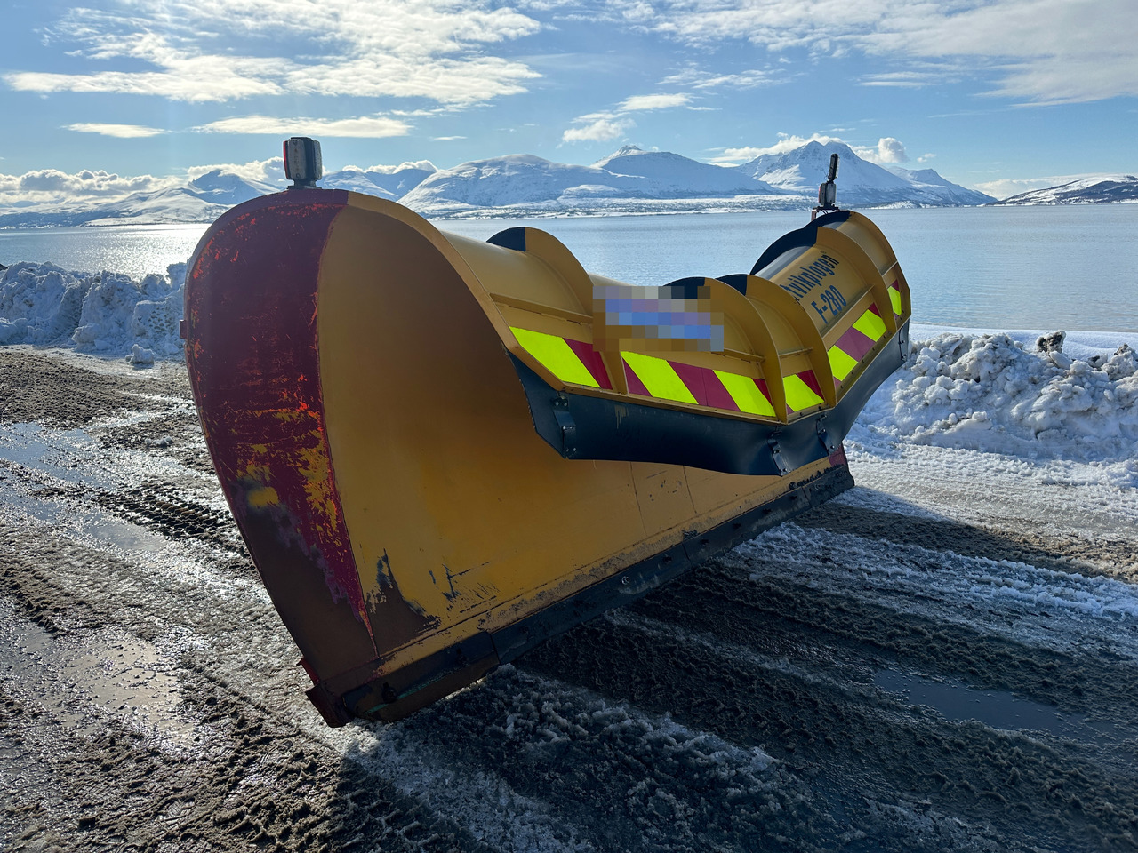 Saltvikplogen F-280 - Отвал для снега: фото 1 Saltvikplogen F-280 - Отвал для снега: фото 1
