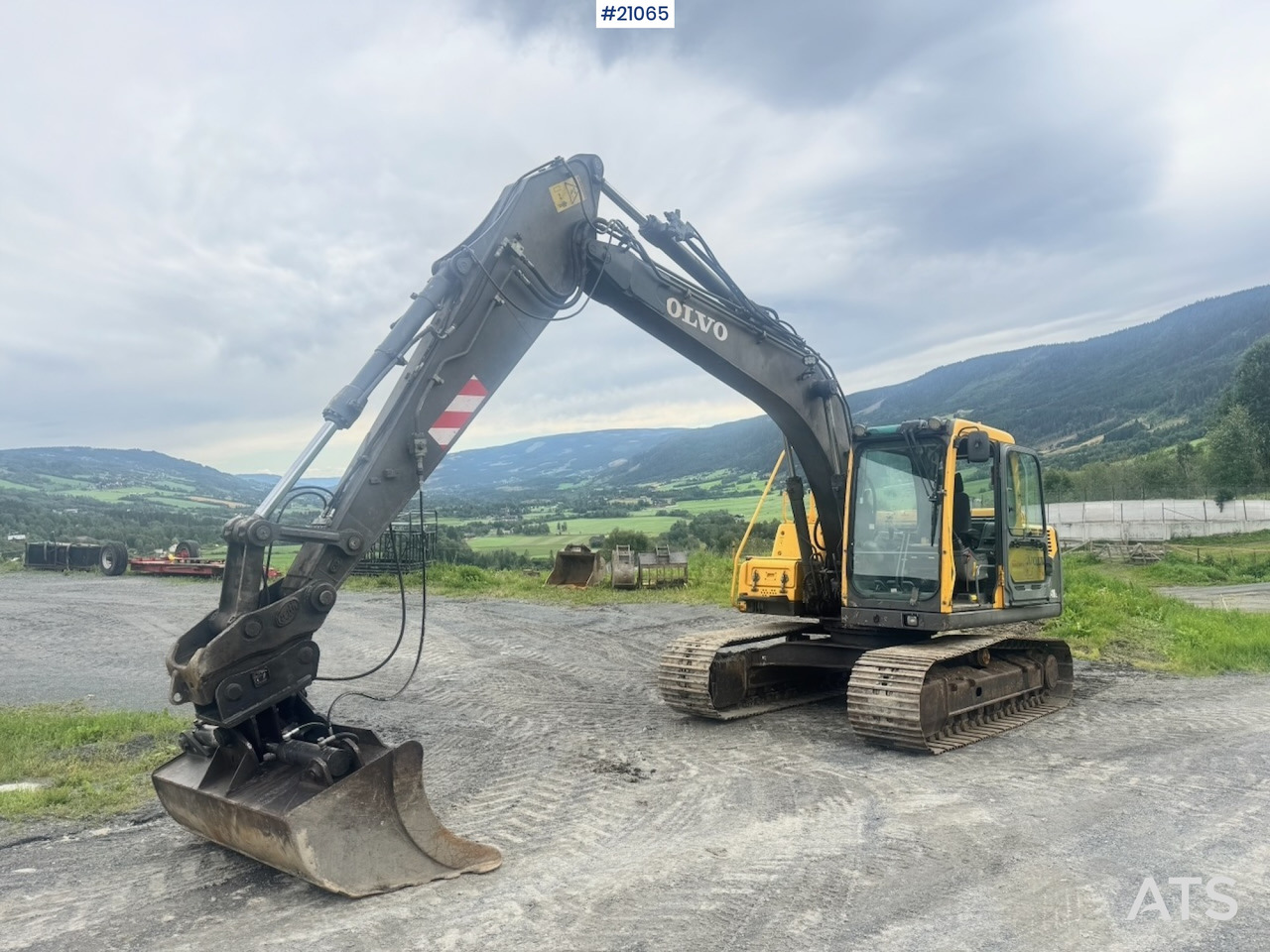 Volvo EC140 BLC - Гусеничный экскаватор: фото 1 Volvo EC140 BLC - Гусеничный экскаватор: фото 1