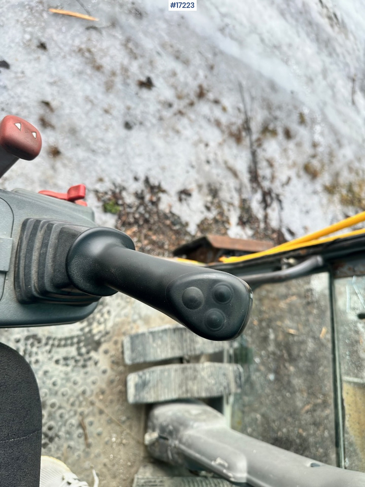 Колёсный экскаватор Volvo EW160B: фото 38