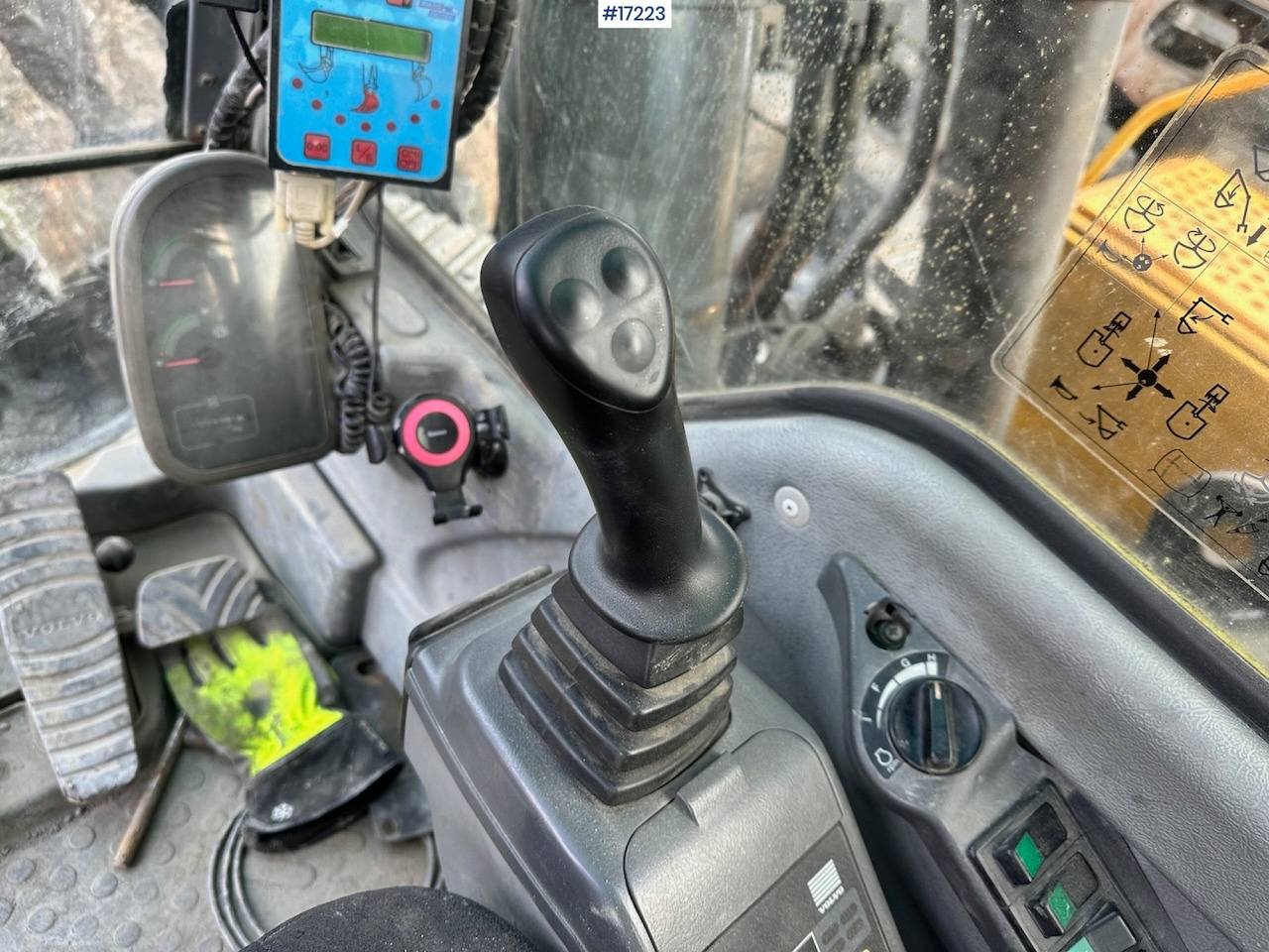 Колёсный экскаватор Volvo EW160B: фото 41