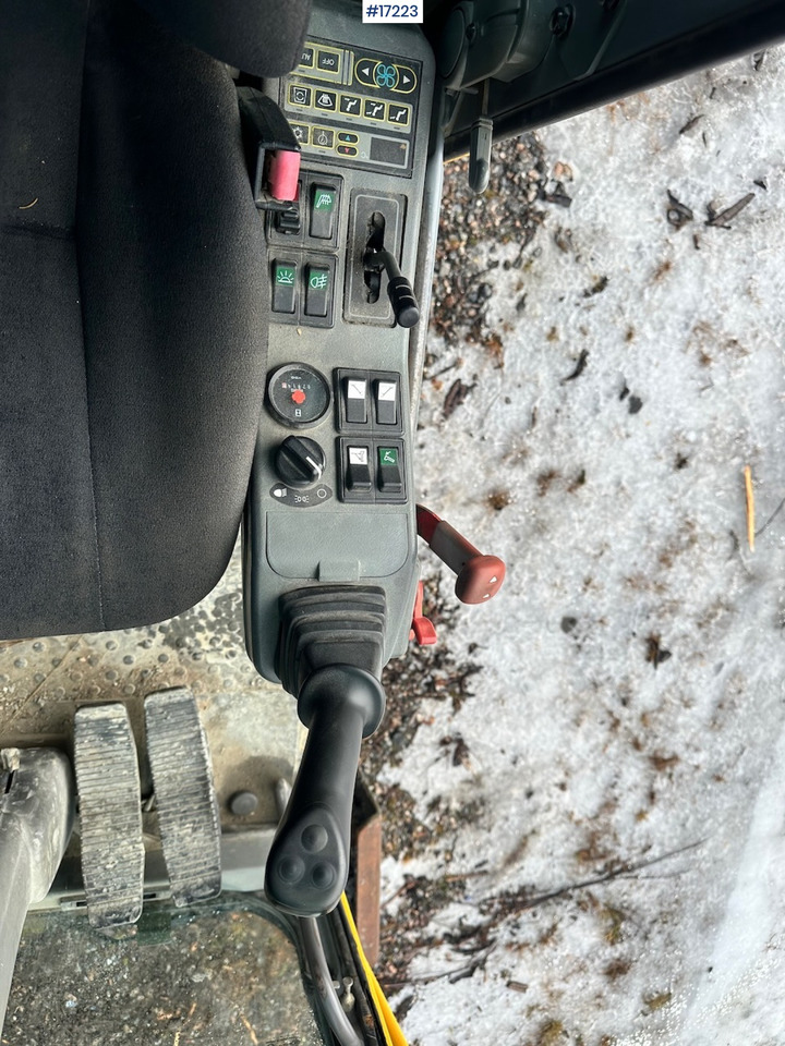 Колёсный экскаватор Volvo EW160B: фото 37