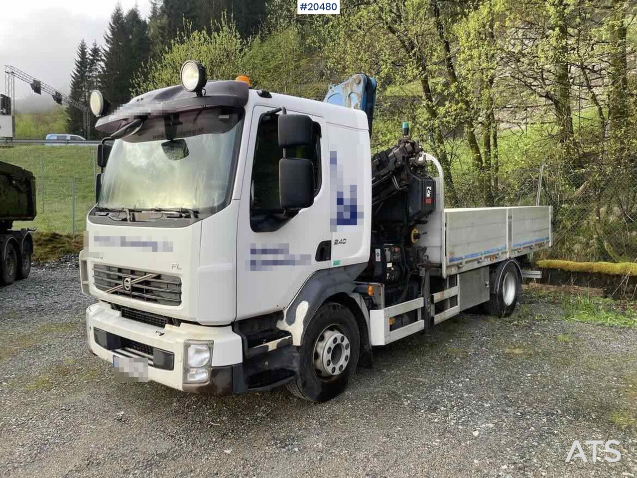 Volvo FL240 - Автоманипулятор, Грузовик бортовой/ Платформа: фото 1 Volvo FL240 - Автоманипулятор, Грузовик бортовой/ Платформа: фото 1