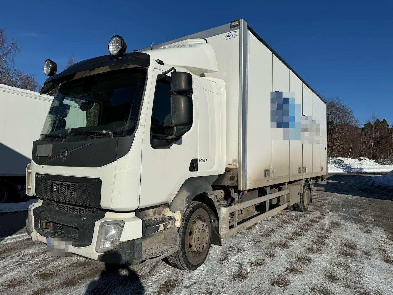 Volvo FL250 - Грузовик с закрытым кузовом: фото 1 Volvo FL250 - Грузовик с закрытым кузовом: фото 1