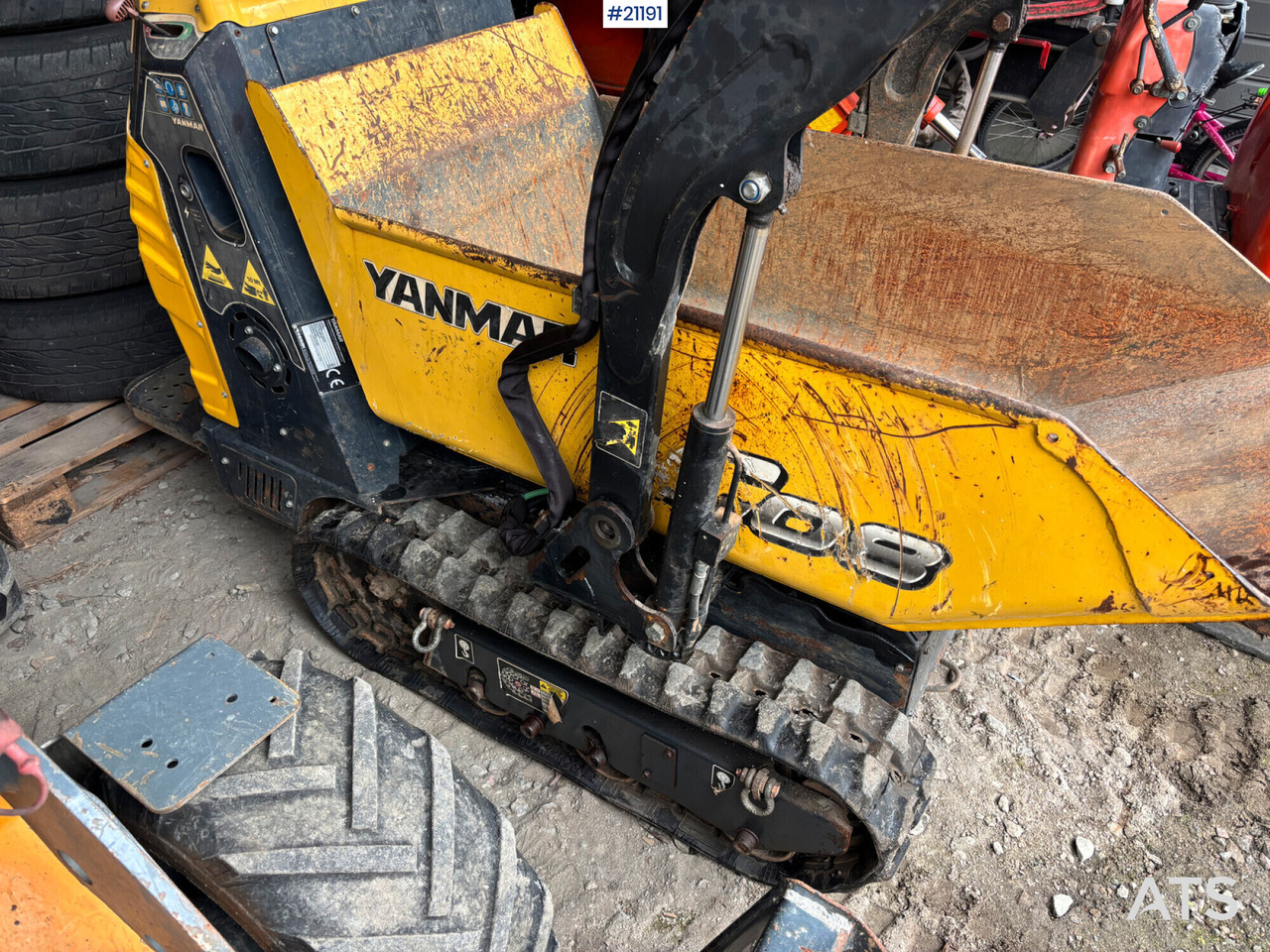 Yanmar C08 - Гусеничный самосвал: фото 1 Yanmar C08 - Гусеничный самосвал: фото 1