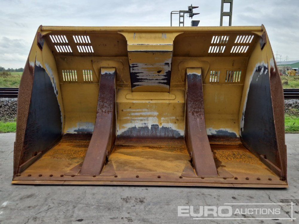 152" High Tip Front Loading Bucket to suit CAT 966M - Ковш: фото 5 152" High Tip Front Loading Bucket to suit CAT 966M - Ковш: фото 5