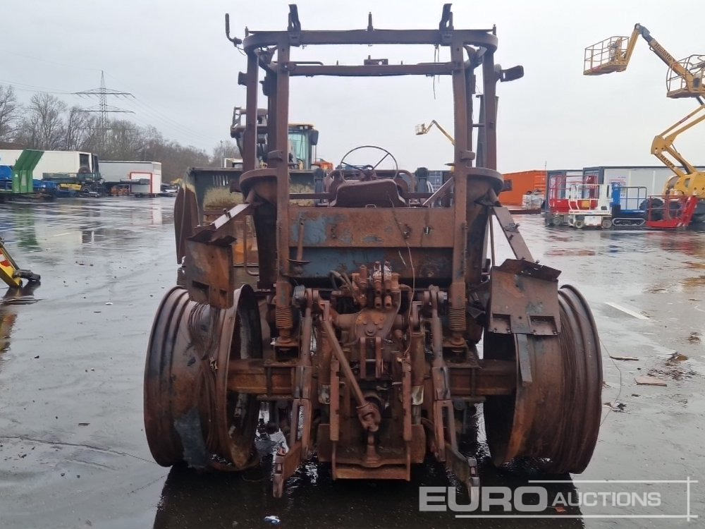 2000 Renault Tractor, Front Loader (Fire Damaged)(Belgian Reg. Docs. Available) - Трактор: фото 4 2000 Renault Tractor, Front Loader (Fire Damaged)(Belgian Reg. Docs. Available) - Трактор: фото 4
